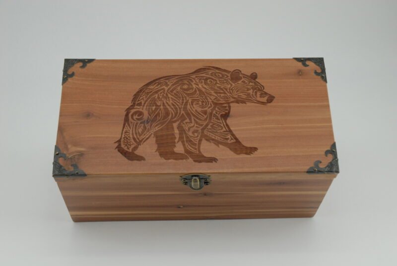 Handcrafted Wooden Treasure Box with Artistic Bear Engraving - b2501036