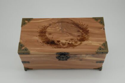 Handcrafted Wooden Treasure Box with Daisy Wreath Engraving - b2503053